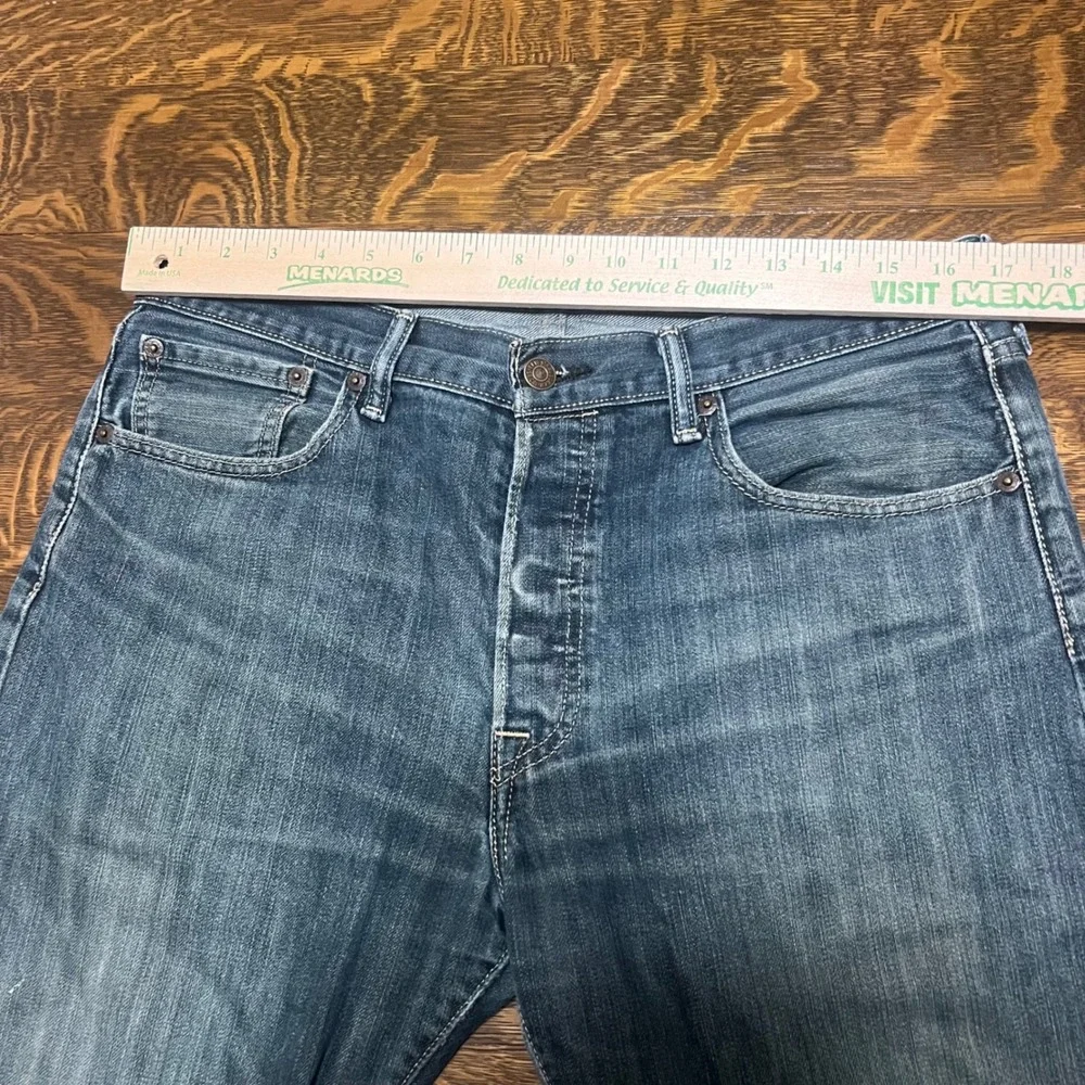 Levi's 501 Jeans Mens 33x32 Blue Medium Wash Original Fit Button Fly Denim